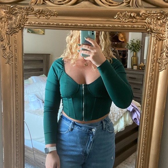 Green Zip up Top - Picture 4 of 4